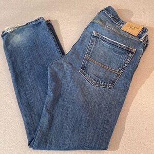 Abercrombie & Fitch - slim straight jeans. Size 34/32